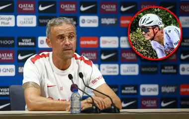 Luis Enrique elogia la valentía y el histórico año del ciclista mexicano Isaac del Toro.