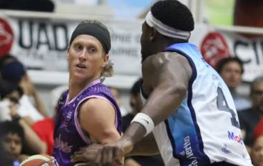Jeff Ledbetter regresó a Venados Basketball, pero no evitó la caída ante Astros de Jalisco.