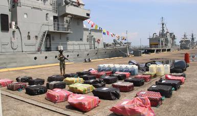 Persecución marítima acaba con decomiso de 1.6 toneladas de cocaína en Michoacán