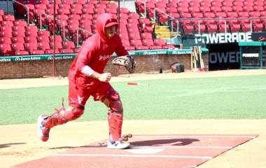 El mazatleco Óscar Jiménez busca abrirse paso en la receptoría de Venados de Mazatlán.