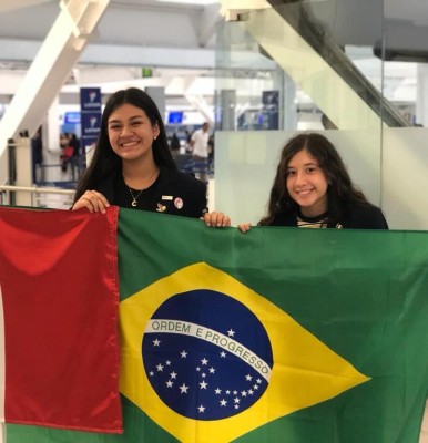 Dos jóvenes de Mazatlán quedan atrapadas en Brasil por la pandemia