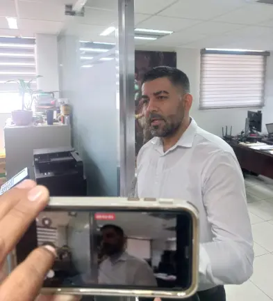 El vicefiscal Isaac Aguayo Roacho evadió responder a los reporteros; dijo que solo lo haría con la familia de Guadalupe.