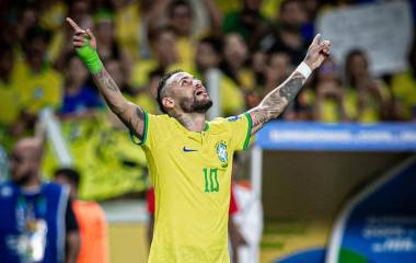 Neymar sufre otra lesión.