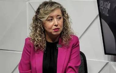 Janet Faviola Tostado Noriega dijo que el sector comercio lidera la recuperación en contratación, mientras que la construcción, industria y servicios aún enfrentan dificultades.