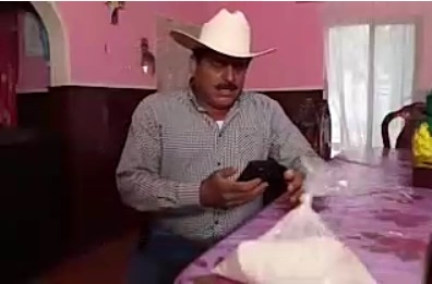 Aparece ex Alcalde de Angostura en video musical sobre drogas