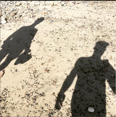 Ricky Martin pasea por Puerto Rico con su pareja