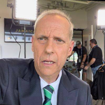 El mundo deportivo lamenta el deceso de Paco Villa.