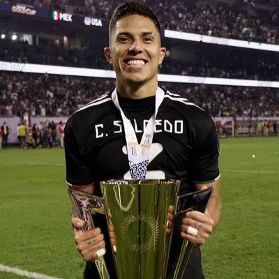 IFFHS pone a Salcedo en el XI ideal de Concacaf de todos los tiempos