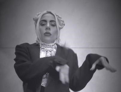 Lady Gaga sorprende en redes con el baile viral de ‘Merlina’