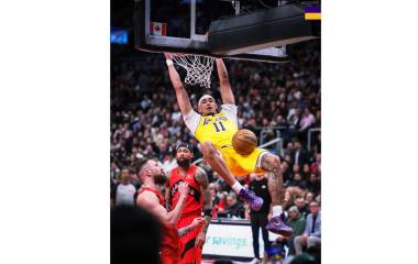 Lakers gana por 123-120 a Raptors.