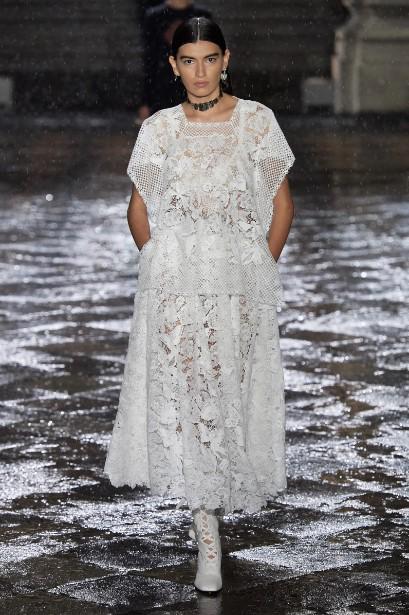 $!Dior se inspira en Frida Kahlo y los feminicidios para la colección que presenta en CdMx