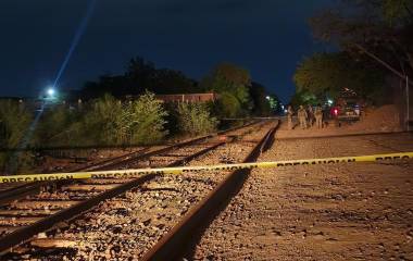 Un hombre originario de Michoacán perdió la vida al ser arrollado por el tren al sur de Culiacán.