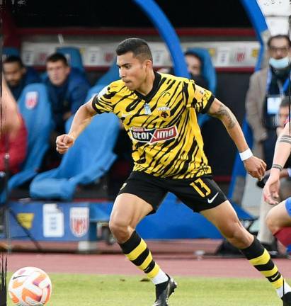 Orbelín Pineda da el triunfo al AEK en la Superliga