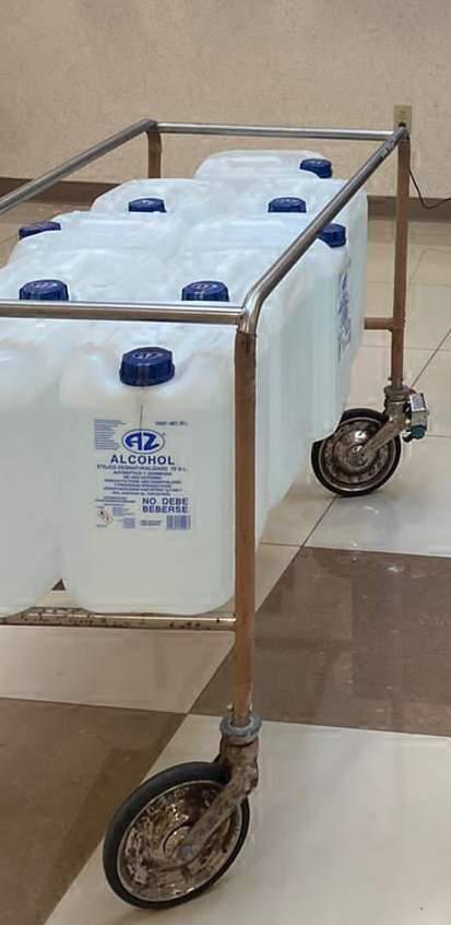 $!Un total de 55 bidones de alcohol etílico 70 desnaturalizado fueron donados.