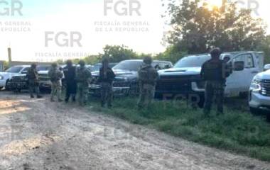 La Fiscalía General de la República encabezó un cateo en la comunidad Las Golondrinas, en Guasave.