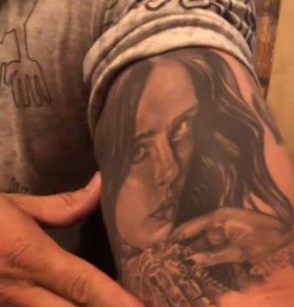 Lupillo Rivera se borra el tatuaje que se hizo en honor a Belinda