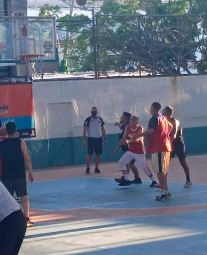 Inician con victoria en intramuros