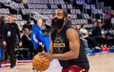 James Harden renueva con Cavaliers.