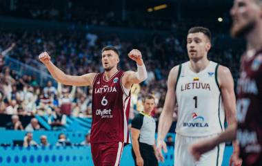 Kristaps Porzingis llega a Warriors.