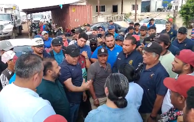 Personal de Aseo y Limpia del Gobierno de Mazatlán tuvieron un paro de labores.