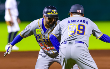 Charros de Jalisco remonta ante Jaguares de Nayarit y se lleva la serie inaugural.