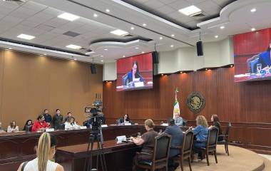 La Diputación Permanente del Congreso de Sinaloa aprobó este domingo la nueva licencia de Rubén Rocha Moya.