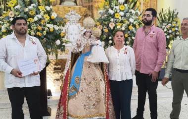 Poco después de las 11:00 horas la imagen fue descendida a la sacristía del Santuario Mariano.