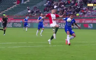 Montes apareció en la recta final del encuentro para aprovechar una mala salida del portero rival y mandar el balón a las redes.