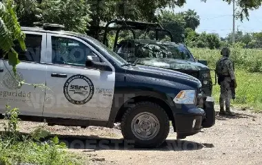 Elementos de seguridad acudieron a la Colonia Presas del Valle, donde un hombre fue atacado a balazos.
