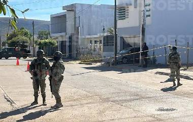 Civiles armados atacan vivienda en la colonia Revolución de Culiacán, generando pánico entre vecinos.
