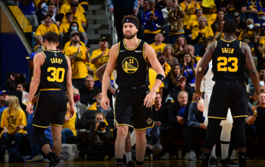 64 puntos acumuló Golden State entre Curry, Thompson y Green.