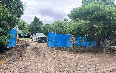 Las fuerzas federales resguardaron la propiedad en Aguaruto tras la aprehensión de los sospechosos.