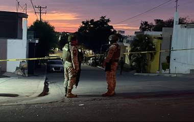 Elementos del Ejército Mexicano y Policía Municipal resguardaron la zona tras la agresión.