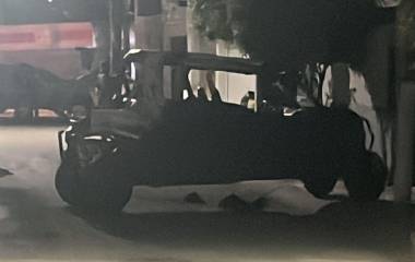 Elementos de seguridad resguardaron la zona donde dos personas fueron atacadas a balazos en la Colonia Los Alamitos.