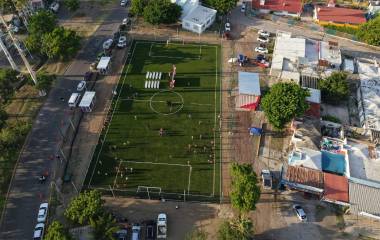 La cancha es rehabilitada.