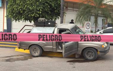 Según primero reportes, las víctimas fueron agredidas por sujetos a bordo de un vehículo tinto, cuando circulaban a la orilla del Canal 7, cerca del puente que lleva Campo San Manuel.