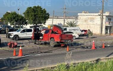 Tres personas murieron y dos más resultaron lesionadas tras el choque en La Costerita, en Culiacán.