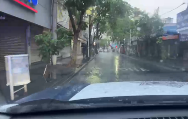 Personal de la Secretaría de Seguridad Pública y Tránsito Municipal recorre las calles de Culiacán tras las lluvias.