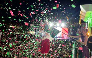 Estrella Palacios Domínguez encabezó la ceremonia del Grito de Independencia desde el balcón del Palacio Municipal,