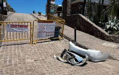 Tras los desprendimientos de rocas del Cerro del Crestón, ocurrido el lunes, este martes estuvo restringido el acceso al Faro.
