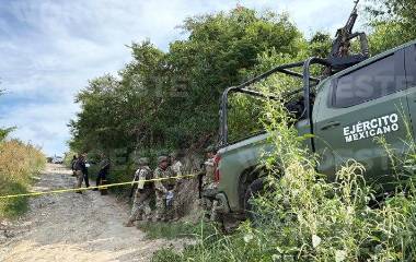 Dos hombres fueron localizados sin vida entre la maleza de un cerro en Lomas del Ébano.
