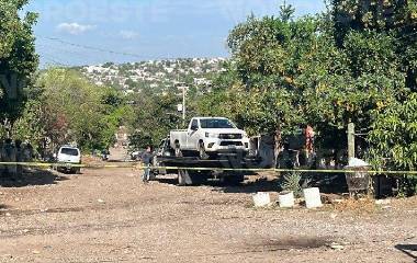 La unidad motriz con decenas de impactos de proyectil de arma de fuego es asegurada por la Fiscalía.