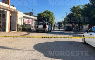 Tres hombres quedan heridos tras un ataque armado en un domicilio de la Colonia Lombardo Toledano, en Culiacán.