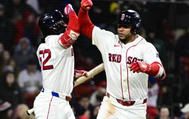 Willson Contreras disputa, junto a los Medias Rojas, serie en Fenway Park ante Cerveceros de Milwaukee.
