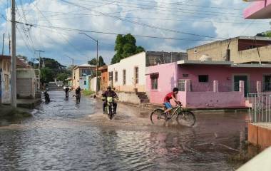 Algunas calles presentaron encharcamientos.
