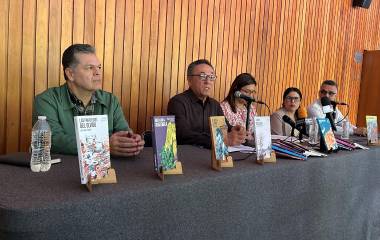 Juan Avilés Ochoa, director del Isic; la diputada Sthefany Rea y representantes de la UAS, Cobaes y Conalep.