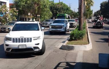 Funcionarias federales llegan a Mazatlán a la reunión con el sector turístico.