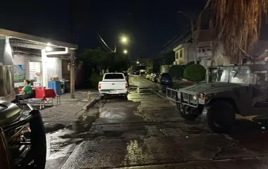 Los hechos fueron reportados en el cruce de las calles Lázaro Cárdenas y Juan de Dios Bátiz, frente a un expendio de cerveza.