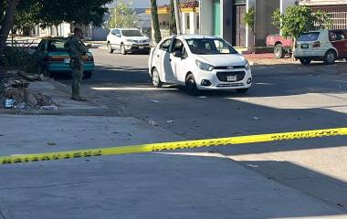 Un automovilista fue herido a disparos en la colonia Miguel Hidalgo; la zona permanece resguardada por el Ejército.