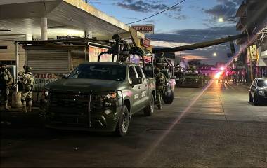 Elementos de la Policía Municipal y el Ejército resguardaron el hotel tras el reporte de la agresión armada.